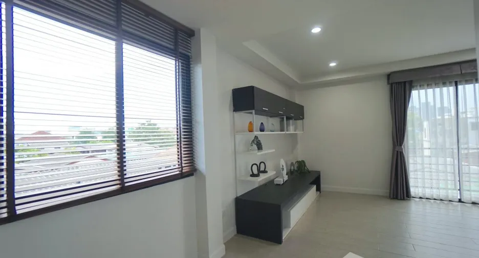 Haus zum Kauf mit 3 Zimmer in Bang Na, Bangkok