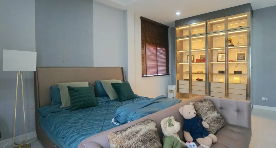 Haus zum Kauf mit 3 Zimmer in Bang Na, Bangkok