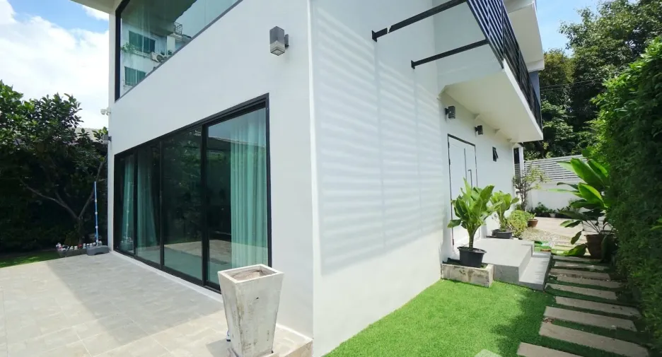 Haus zum Kauf mit 3 Zimmer in Bang Na, Bangkok