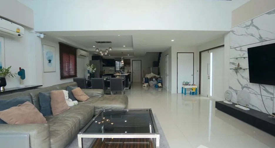 Haus zum Kauf mit 3 Zimmer in Bang Na, Bangkok