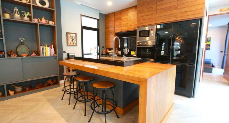Haus zum Kauf mit 6 Zimmer in San Sai, Chiang Mai