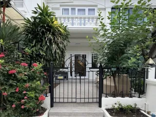 For rent 2 bedrooms townhouse in Phra Khanong, Bangkok
