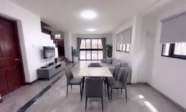 For rent 4 bedrooms townhouse in Phra Khanong, Bangkok