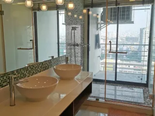 Condo en alquiler de 2 habitaciones en Bang Phlat, Bangkok