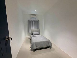 For rent 3 bedrooms townhouse in Phra Khanong, Bangkok