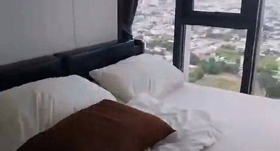 Аренда 2 спальни кондо в Пхра Кханонг, Бангкок