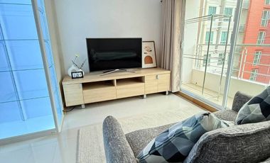 For rent 2 bedrooms condo in Huai Khwang, Bangkok