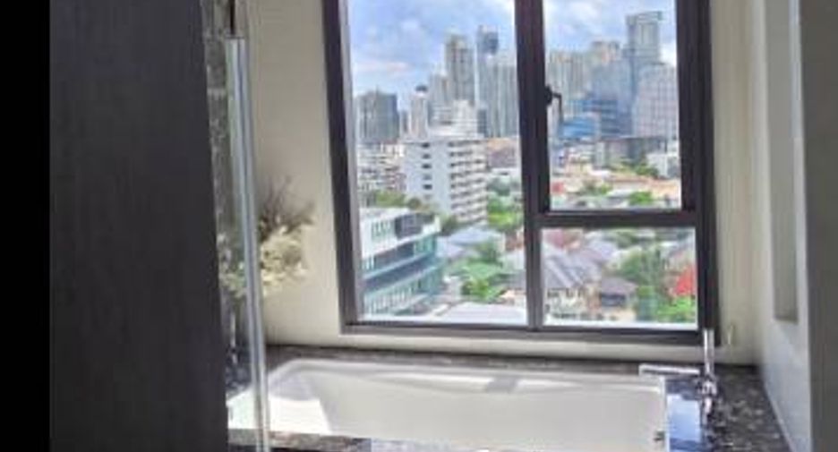 For rent 2 bedrooms condo in Khlong Toei, Bangkok