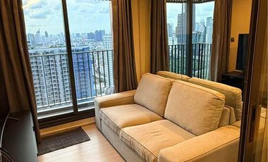 Wohnung zur Miete mit 1 Zimmer in Huai Khwang, Bangkok