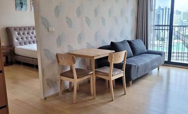 For rent 1 bed condo in Phaya Thai, Bangkok