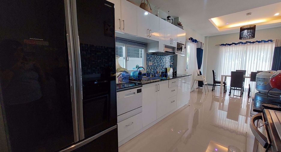 Casa en venta de 3 habitaciones en Bang Lamung, Chonburi