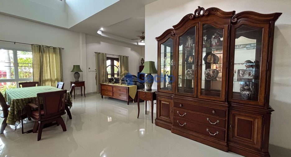 Casa en alquiler de 3 habitaciones en Bang Lamung, Chonburi