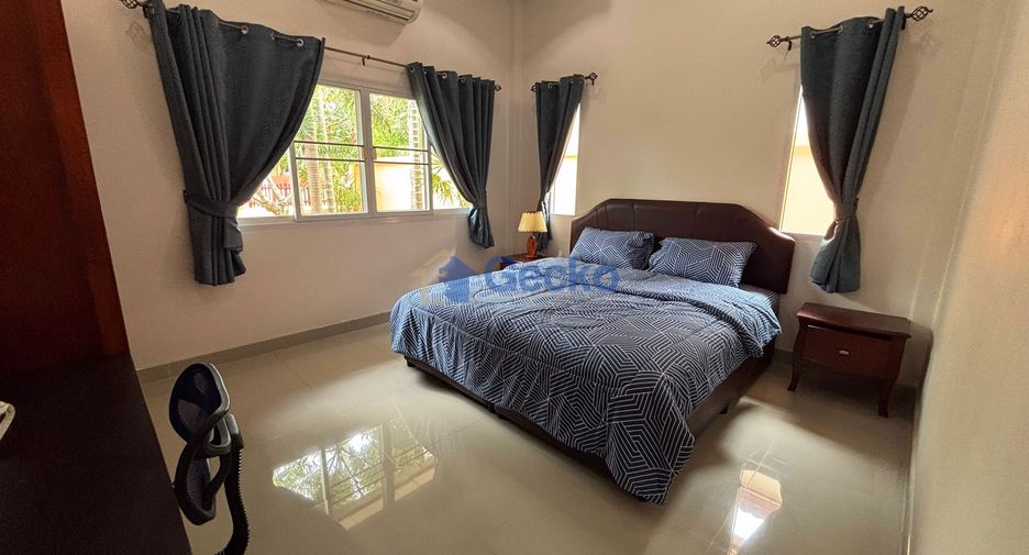 Casa en alquiler de 3 habitaciones en Bang Lamung, Chonburi