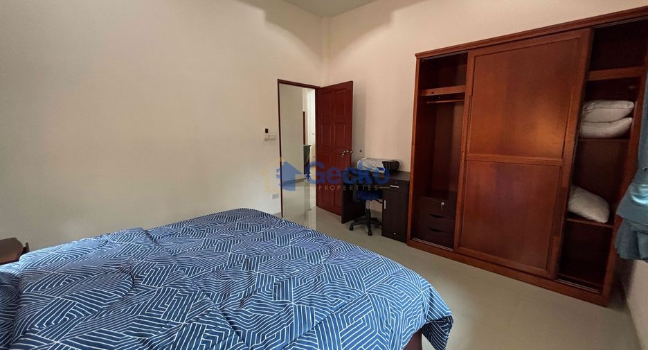 Casa en alquiler de 3 habitaciones en Bang Lamung, Chonburi