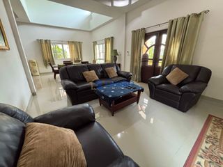 Casa en alquiler de 3 habitaciones en Bang Lamung, Chonburi