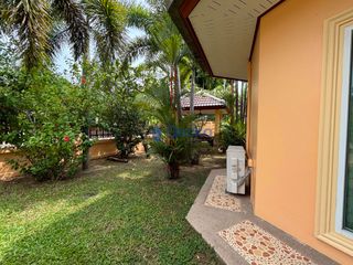 Casa en alquiler de 3 habitaciones en Bang Lamung, Chonburi