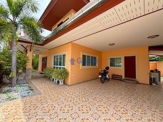Casa en alquiler de 3 habitaciones en Bang Lamung, Chonburi