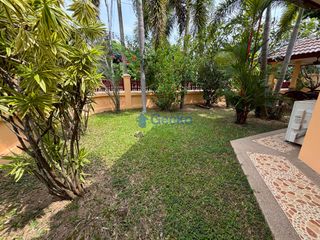 Casa en alquiler de 3 habitaciones en Bang Lamung, Chonburi