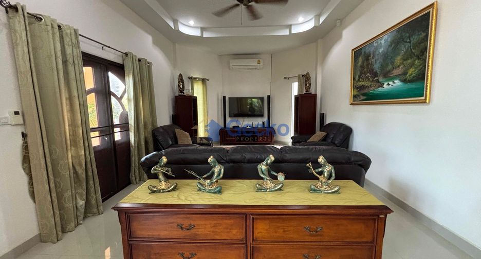 Casa en alquiler de 3 habitaciones en Bang Lamung, Chonburi