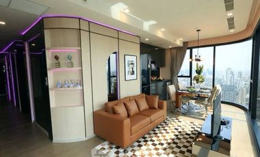 For rent 3 bedrooms condo in Khlong Toei, Bangkok