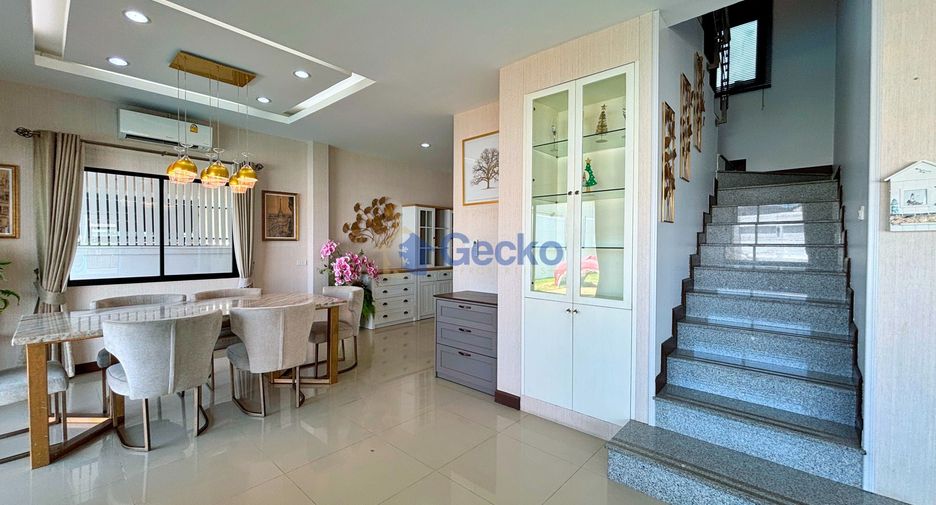 Casa en alquiler de 3 habitaciones en Bang Lamung, Chonburi