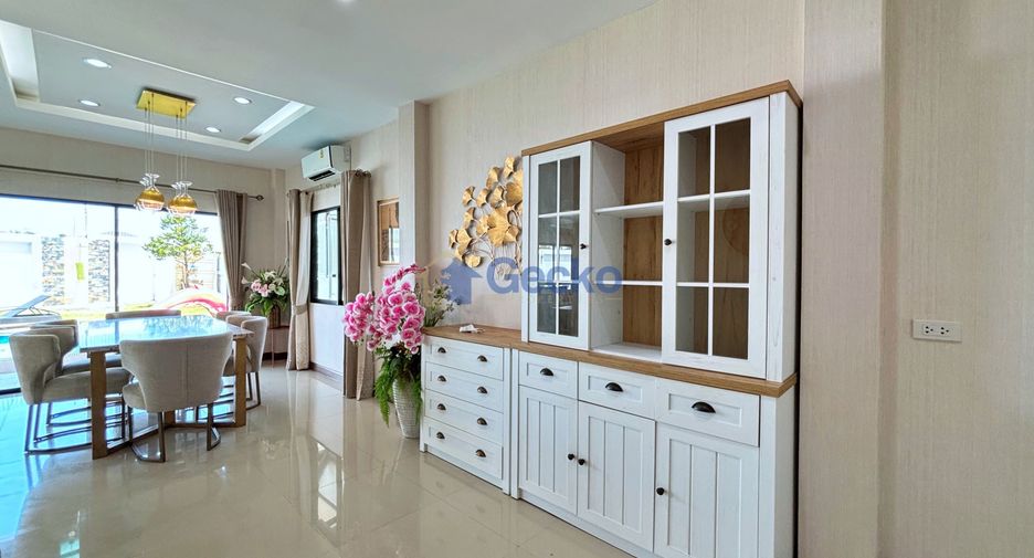 Casa en alquiler de 3 habitaciones en Bang Lamung, Chonburi