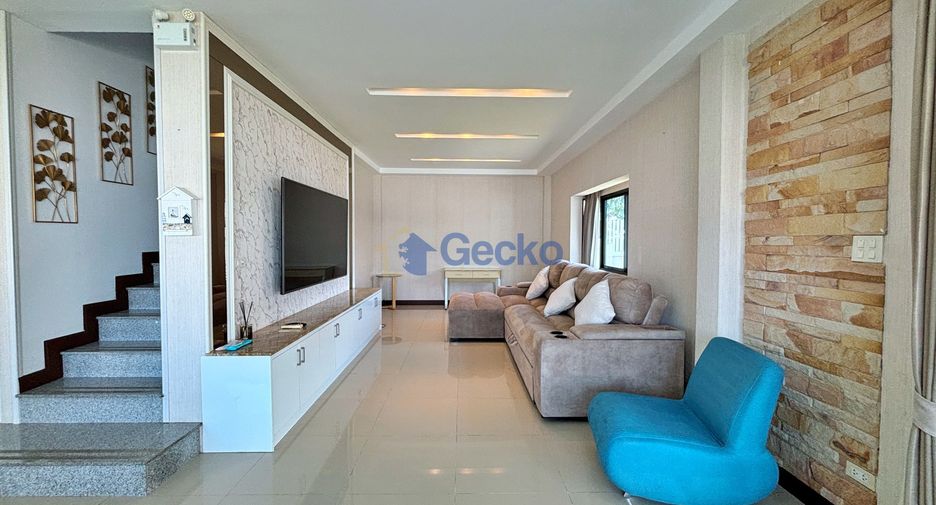 Casa en alquiler de 3 habitaciones en Bang Lamung, Chonburi