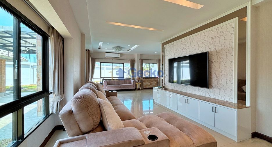 Casa en alquiler de 3 habitaciones en Bang Lamung, Chonburi
