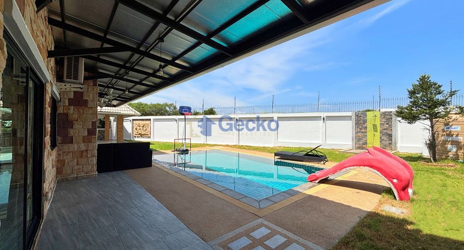Casa en alquiler de 3 habitaciones en Bang Lamung, Chonburi