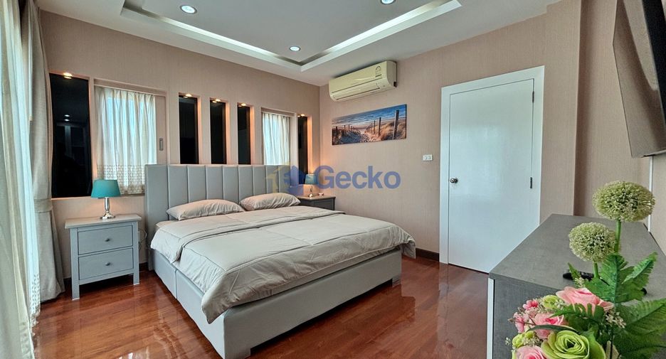 Casa en alquiler de 3 habitaciones en Bang Lamung, Chonburi