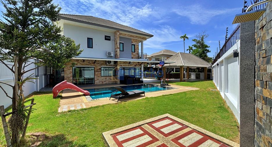 Casa en alquiler de 3 habitaciones en Bang Lamung, Chonburi