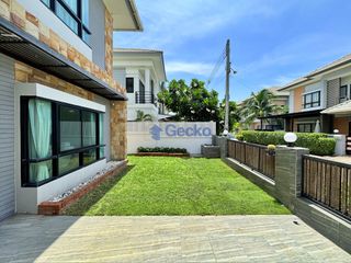 Casa en alquiler de 3 habitaciones en Bang Lamung, Chonburi
