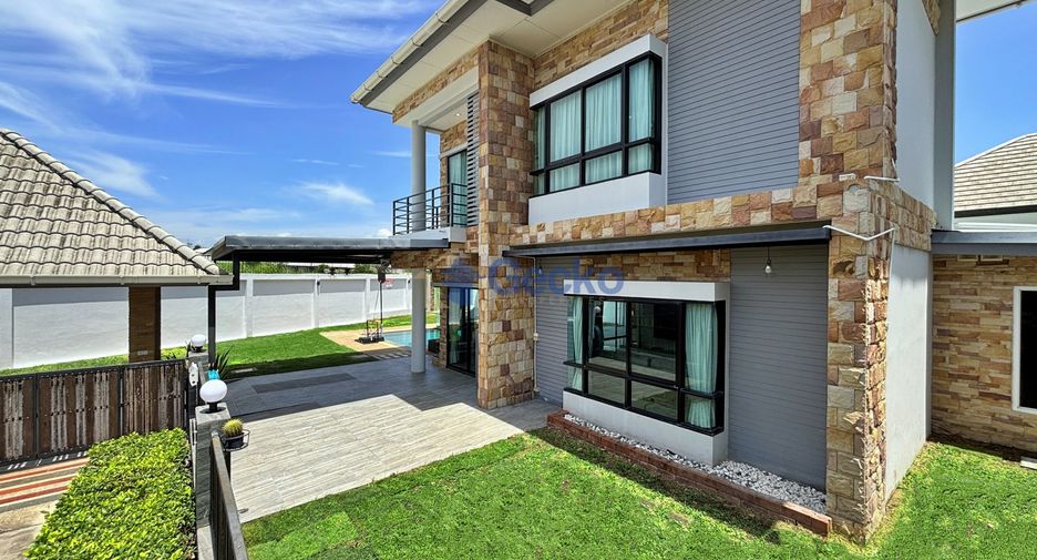 Casa en alquiler de 3 habitaciones en Bang Lamung, Chonburi