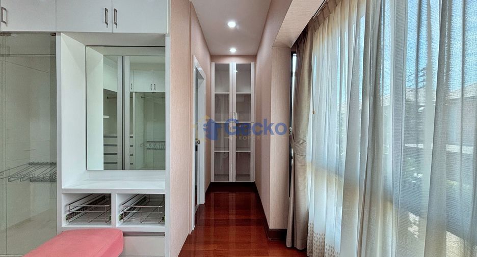 Casa en alquiler de 3 habitaciones en Bang Lamung, Chonburi