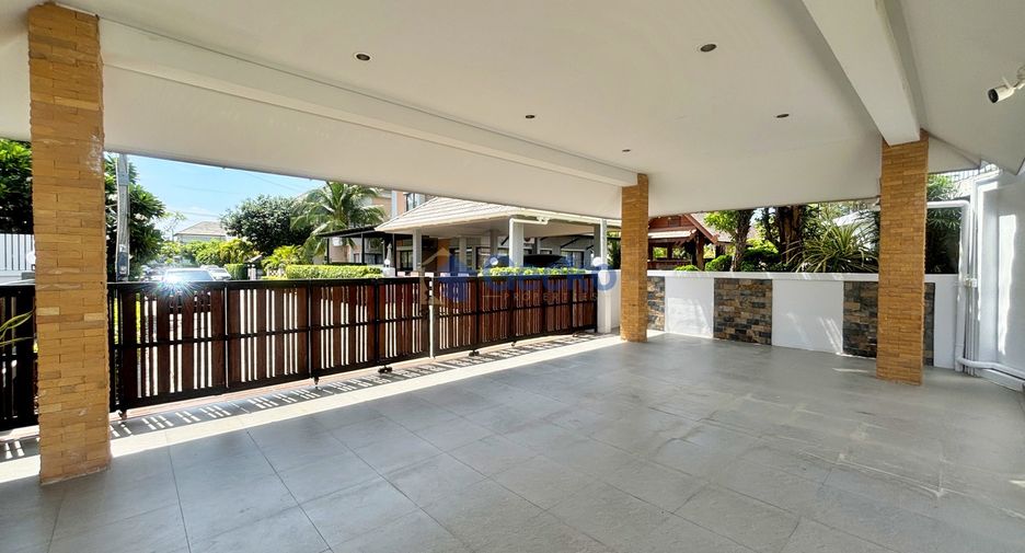 Casa en alquiler de 3 habitaciones en Bang Lamung, Chonburi