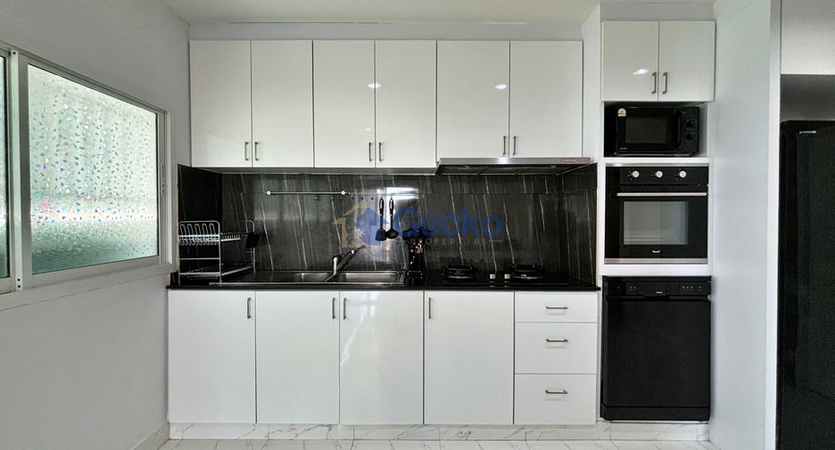 Casa en alquiler de 3 habitaciones en Bang Lamung, Chonburi