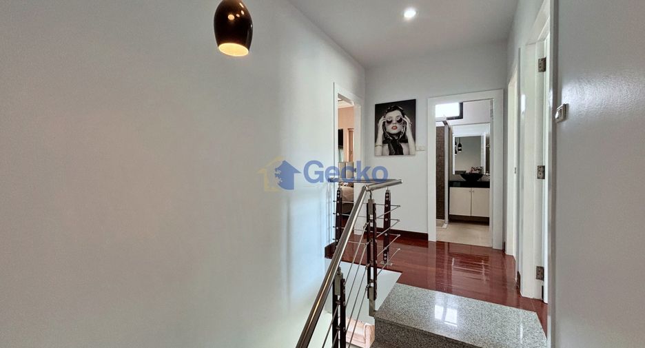 Casa en alquiler de 3 habitaciones en Bang Lamung, Chonburi