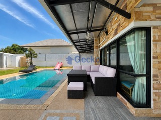 Casa en alquiler de 3 habitaciones en Bang Lamung, Chonburi