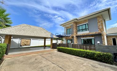Casa en alquiler de 3 habitaciones en Bang Lamung, Chonburi