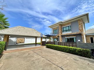 Casa en alquiler de 3 habitaciones en Bang Lamung, Chonburi