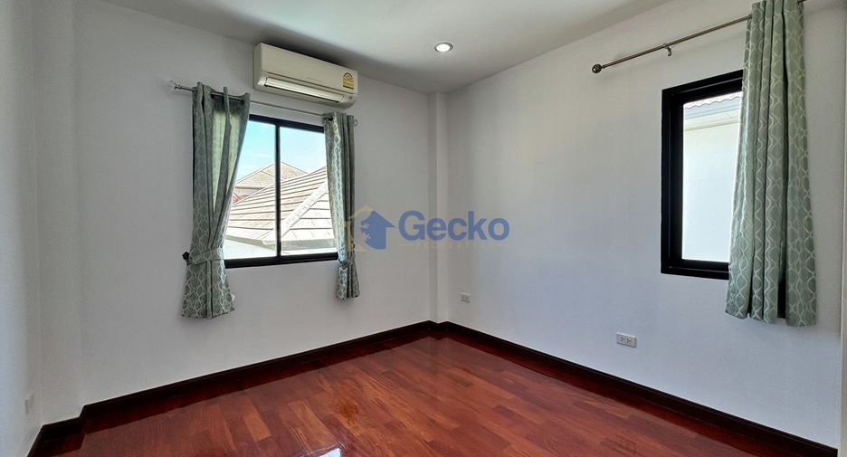 Casa en alquiler de 3 habitaciones en Bang Lamung, Chonburi