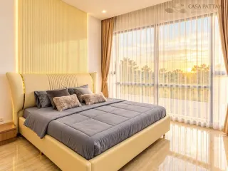 Villa en alquiler de 4 habitaciones en Bang Lamung, Chonburi
