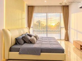 Villa en alquiler de 4 habitaciones en Bang Lamung, Chonburi