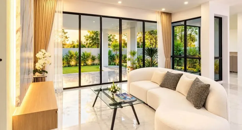 Villa en alquiler de 4 habitaciones en Bang Lamung, Chonburi