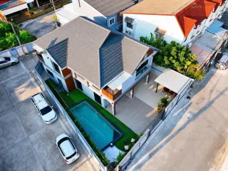 Villa en venta de 5 habitaciones en Bang Lamung, Chonburi