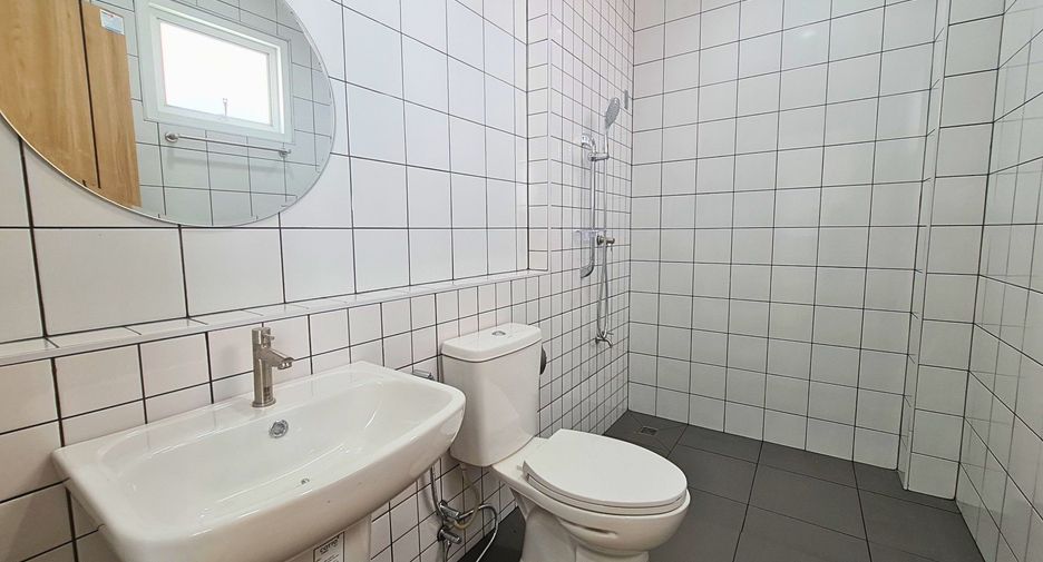 Продажа 3 спальни таунхаус в Сан Саи, Чианг Маи