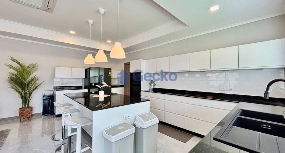 For sale 5 bedrooms house in Bang Lamung, Chonburi