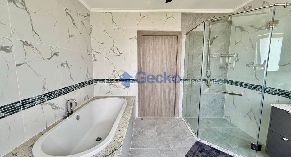 For sale 5 bedrooms house in Bang Lamung, Chonburi