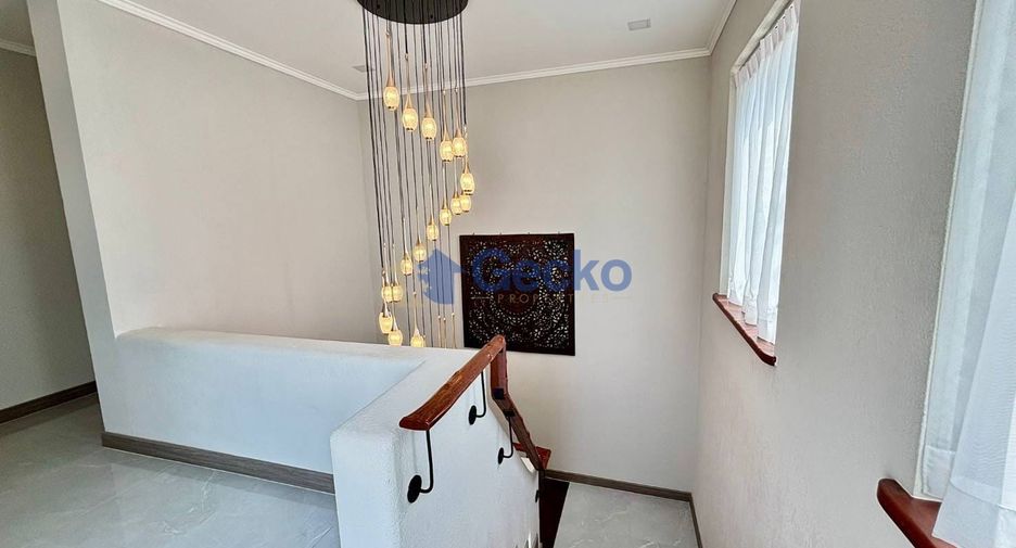 For sale 5 bedrooms house in Bang Lamung, Chonburi