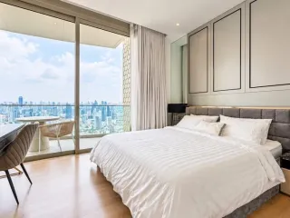 Condo en alquiler de 3 habitaciones en Khlong San, Bangkok